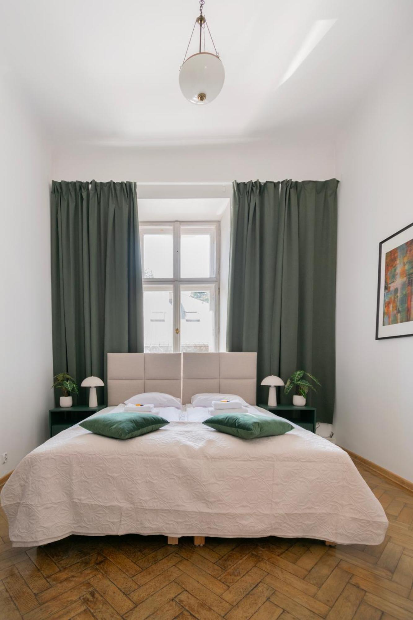 קרקוב Apartments Studencka Street, Next To Planty Park מראה חיצוני תמונה